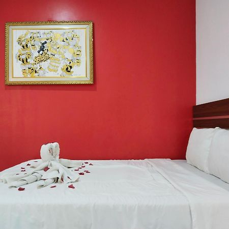 Dejati House Hotel Bekasi Buitenkant foto