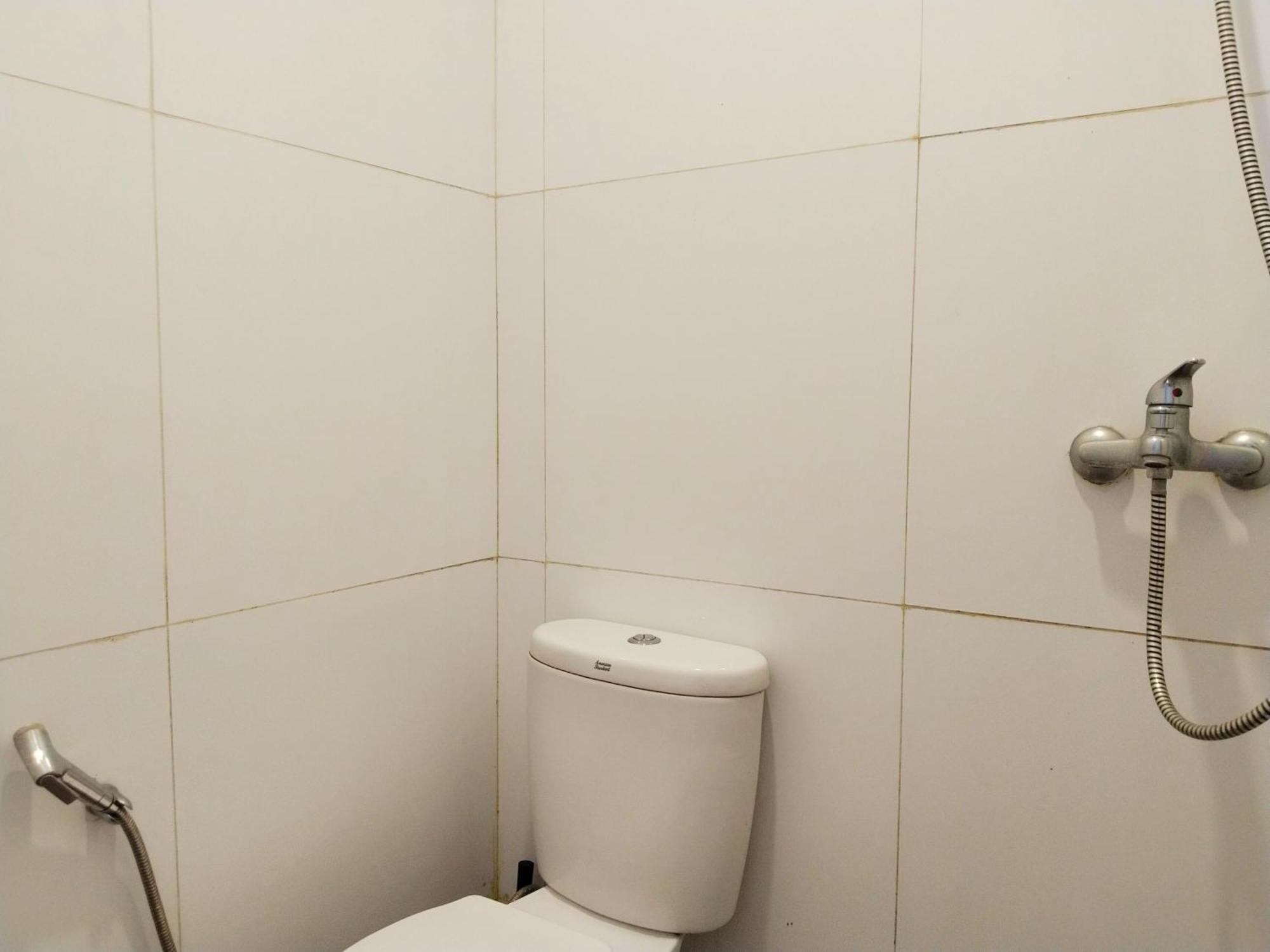 Dejati House Hotel Bekasi Buitenkant foto